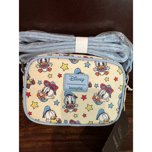 NEW Loungefly Disney Baby Donald Duck Stars Camera Crossbody Bag - Picture 5 of 7